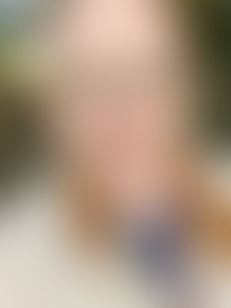 New glasses on petite moi and an update: It's been hard keeping up with everything. I have trouble shifting gears from one world to the other, as they are so vastly different.

I'm glad to still have a toe in the adult industry still, either way. I have A LOT more sexy content I haven't edited yet. Hoping to do some of that within the next week. 

Click through if you want to see my new look! Tazel is the only place you can see it!