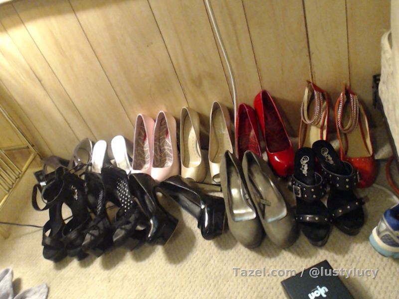 A collection of pics from 2017. Me teasing in lingerie, showing off my sexy feet, my naked tits, etc etc Enjoy! xoxo