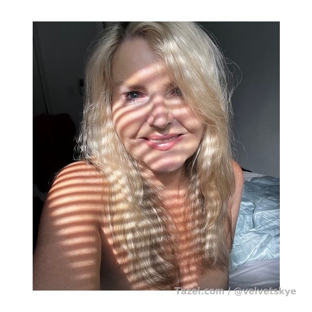 You know I love playing with the sunlight - see more when you sub