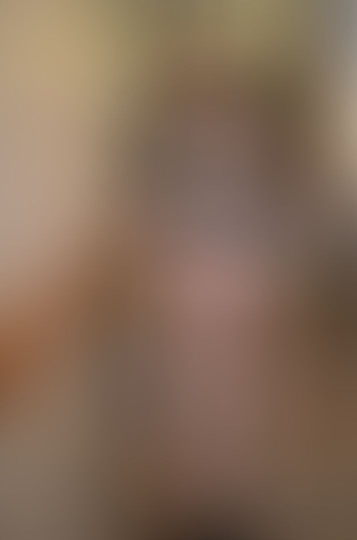 The D/s Dinner (A Dom, a Domme are served dinner by two submissives, followed by fire play) circa 2013.
⛓️My gf at the time, Aubrey and I dressed sexy. When we arrived in the kitchen, we were given collars to wear and were chained to each other at the oven handle.
🍗We cooked a whole chicken with string beans and crusty bread. 🫐When we were making the berry tart cake thing, Aubrey dropped a ton of blueberries. The Domme ordered her to pick them up by mouth so Aubrey got on her hands and knees and submitted.
After, the Dom and Domme took turns doing 🔥 play on me (my first time). It was scary and wonderful. One of my best memories from my time involved in my local BDSM scene! 🥰