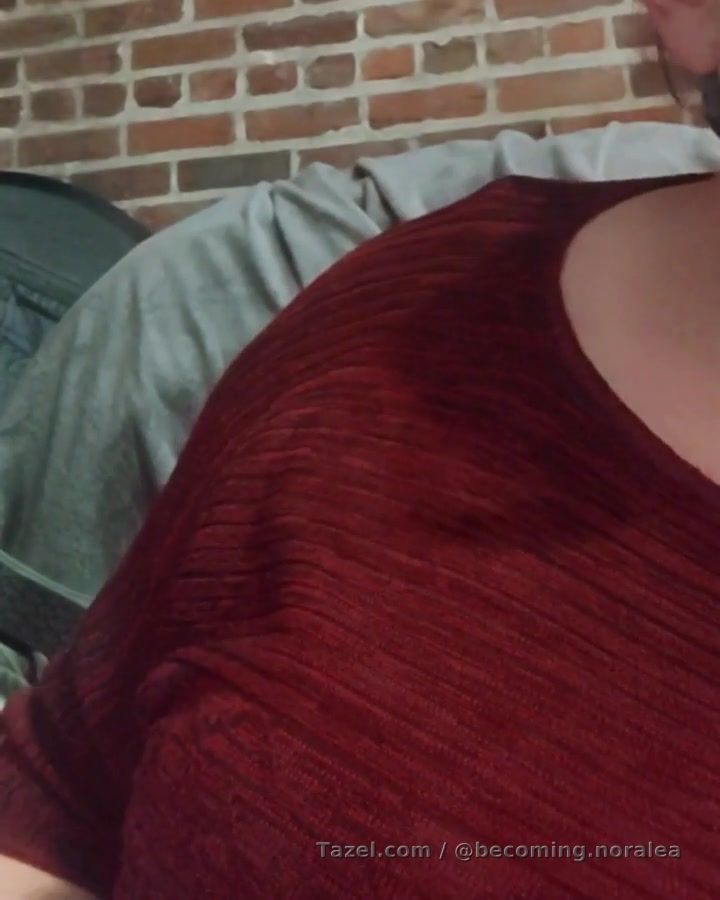 I am having a rough week. At a crossroads kind of stress. Just not sure what to do. So my honey took me to a far off Dollar Tree. I've heard you can find the impossible at DT's in less populated areas. I did not find the hydrating lip mask by b pure or the la mercerie lip mask. I also struck out on any kind of under eye masks. But while I struck out again on these things I've been looking for from the get-go, I'm so happy about what I found! 💄🧼🧴